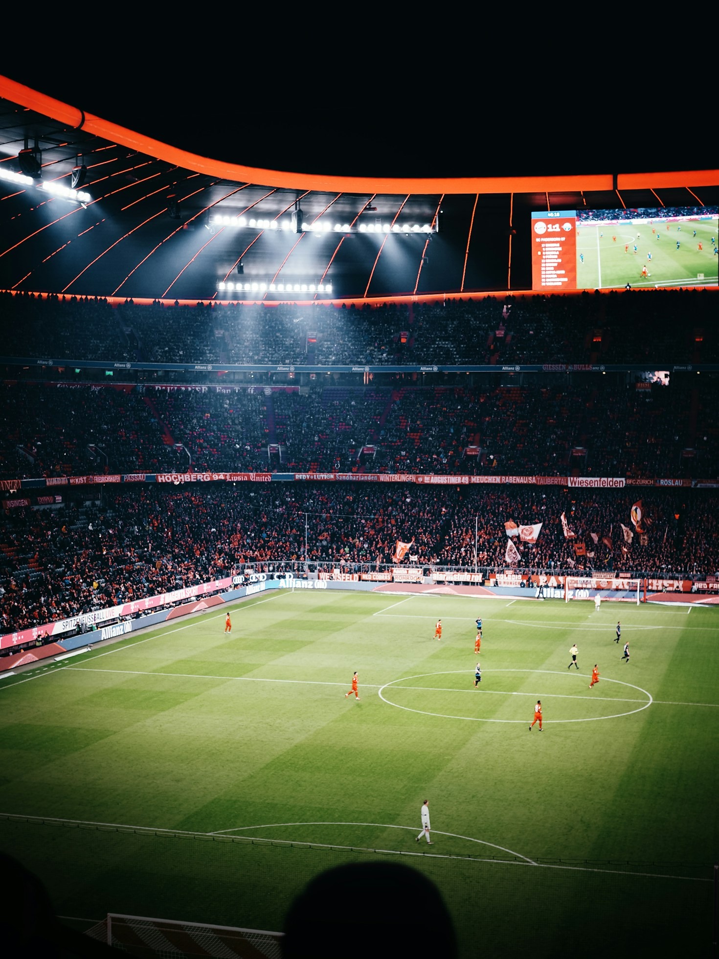 How Online Reactions Shape Football Culture